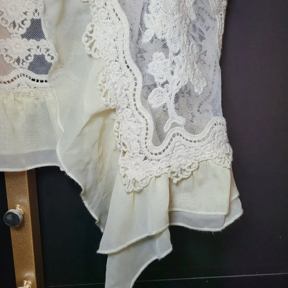 Umgee Women's Boho Style Lace Ruffle Crop Vest S/M - Picture 4 of 10